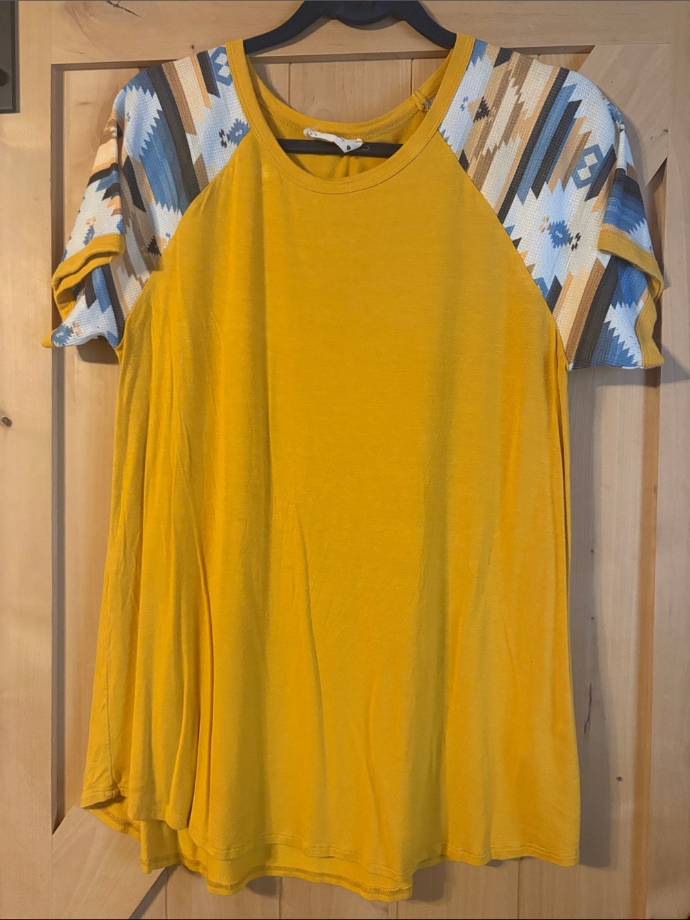 Avery Apparel Company Mustard Short Sleeve Women’s Top with Southwestern Print M